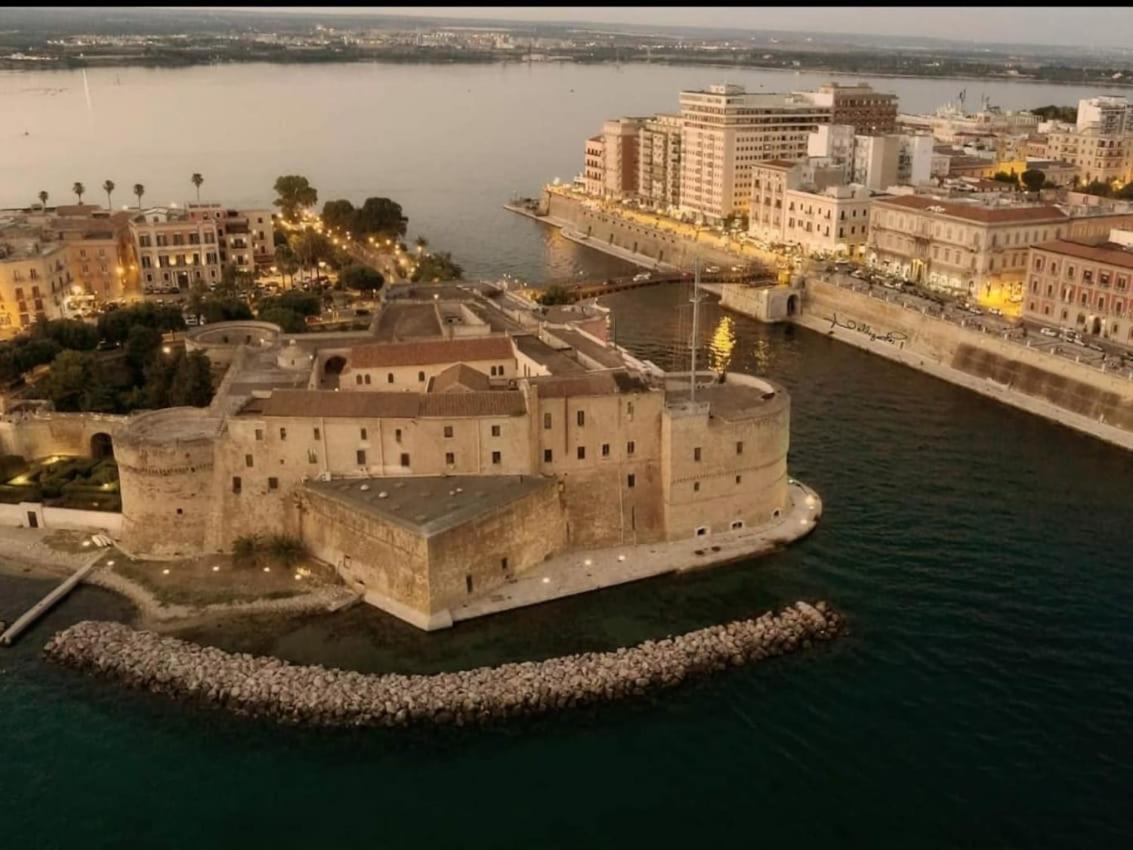 Casa Santagostino Apartman Taranto Kültér fotó